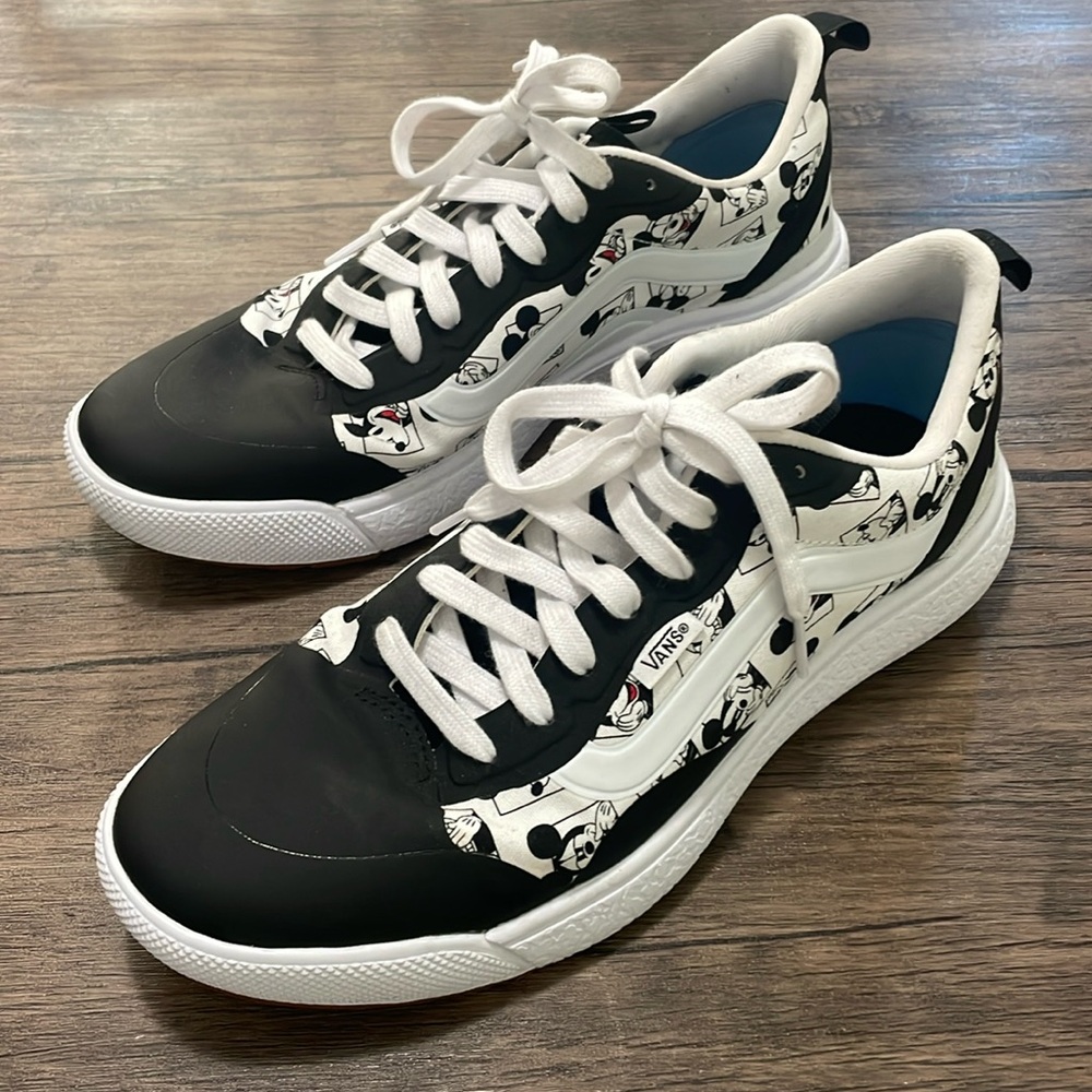 Vans Disney Mickey Mouse ultra range Mickey Mouse White and Black - Worn Once